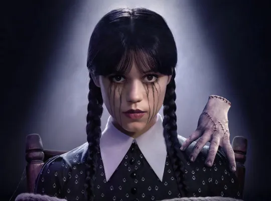 "Wednesday" is coming back: the premiere date for season two has been announced and a teaser has been released.